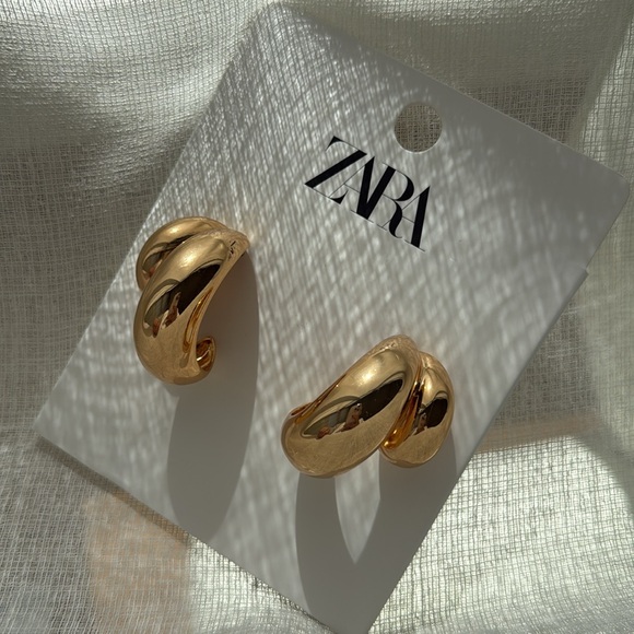Zara Gold Hoop Earrings - Picture 4 of 11